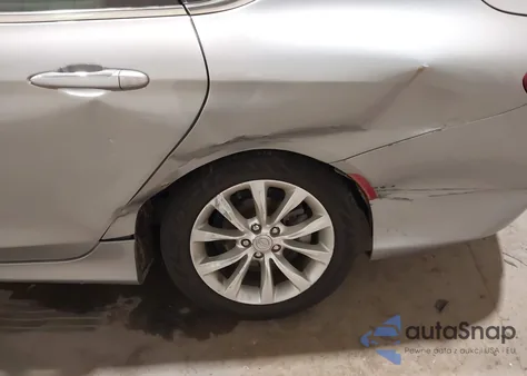 2015 Chrysler 200 C z USA, uszkodzony, nr VIN 1C3CCCCG1FN610973